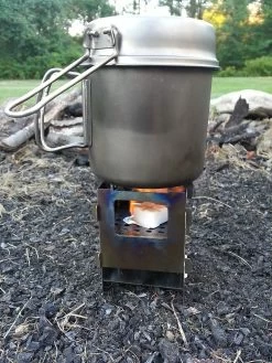 Bushcraft Essentials Bushbox Titanium Outdoor Pocket Stove -Professional Outdoor Equipment Store 20150920 183432