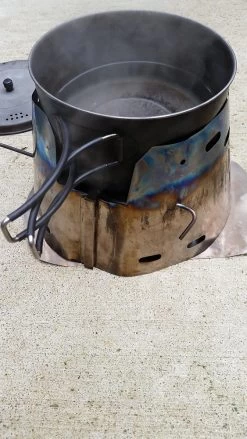 Trail Designs Sidewinder Ti-Tri -Professional Outdoor Equipment Store AlcoholSetup2