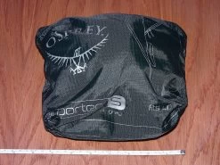 Osprey Airporter Small -Professional Outdoor Equipment Store DSC04189