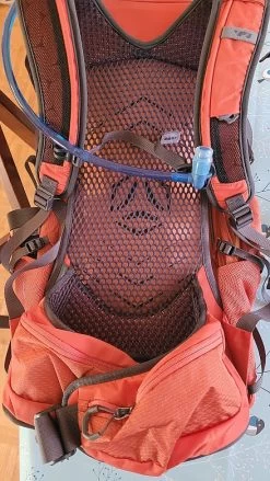 Gregory Juno 30 H2O -Professional Outdoor Equipment Store WaterHoseClip